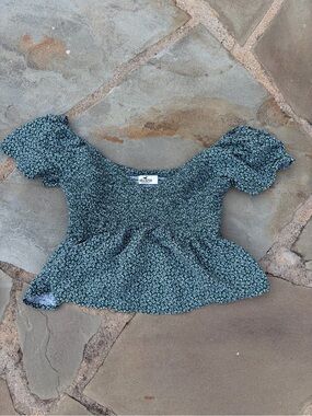 Hollister Dark Green Floral Square Neck Puff Sleeve Crop Top